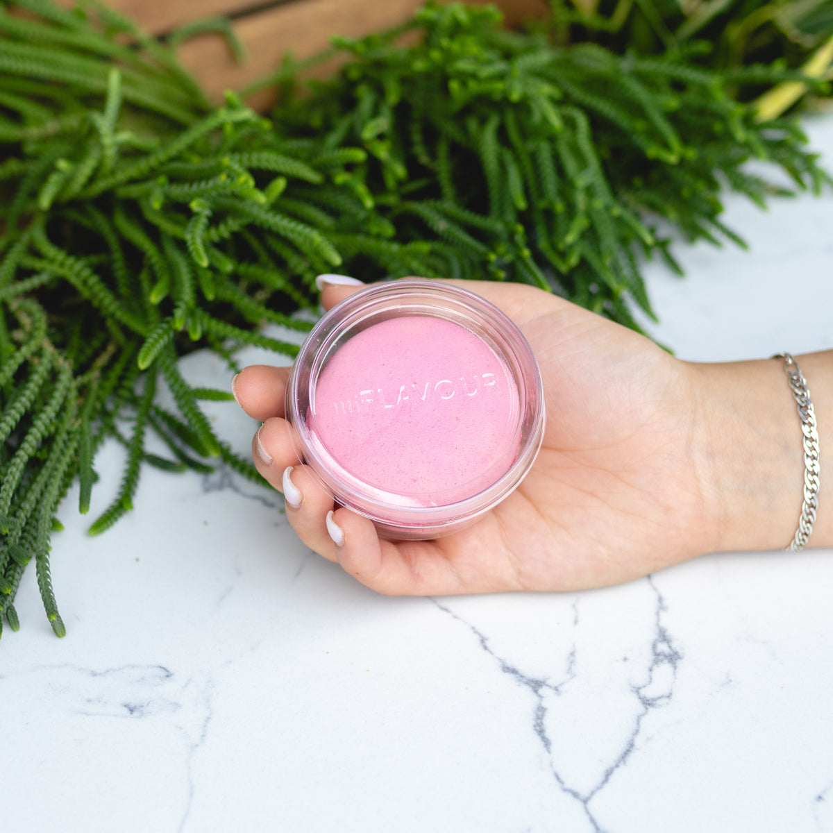 XOXO Macaron Bundle